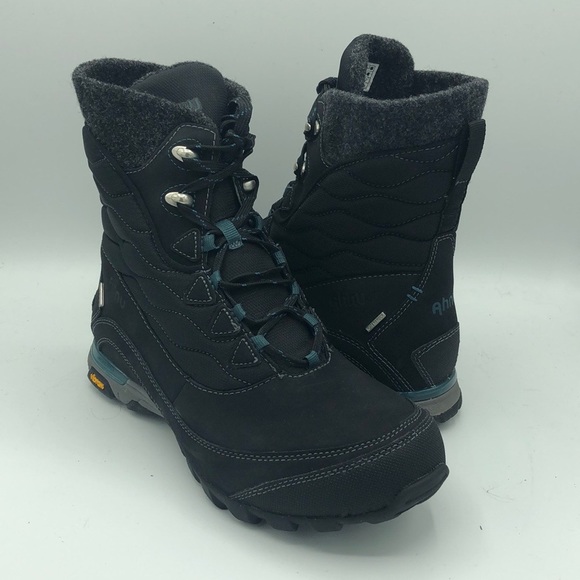 teva insulated boots
